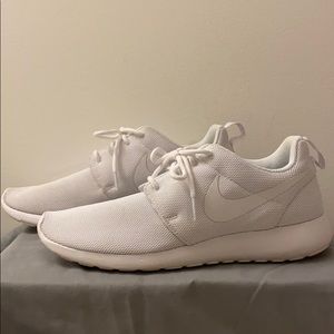 Nike Roshe Shoes Size 10.5